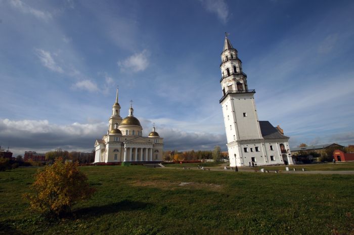Nevyansk Eğik Kule